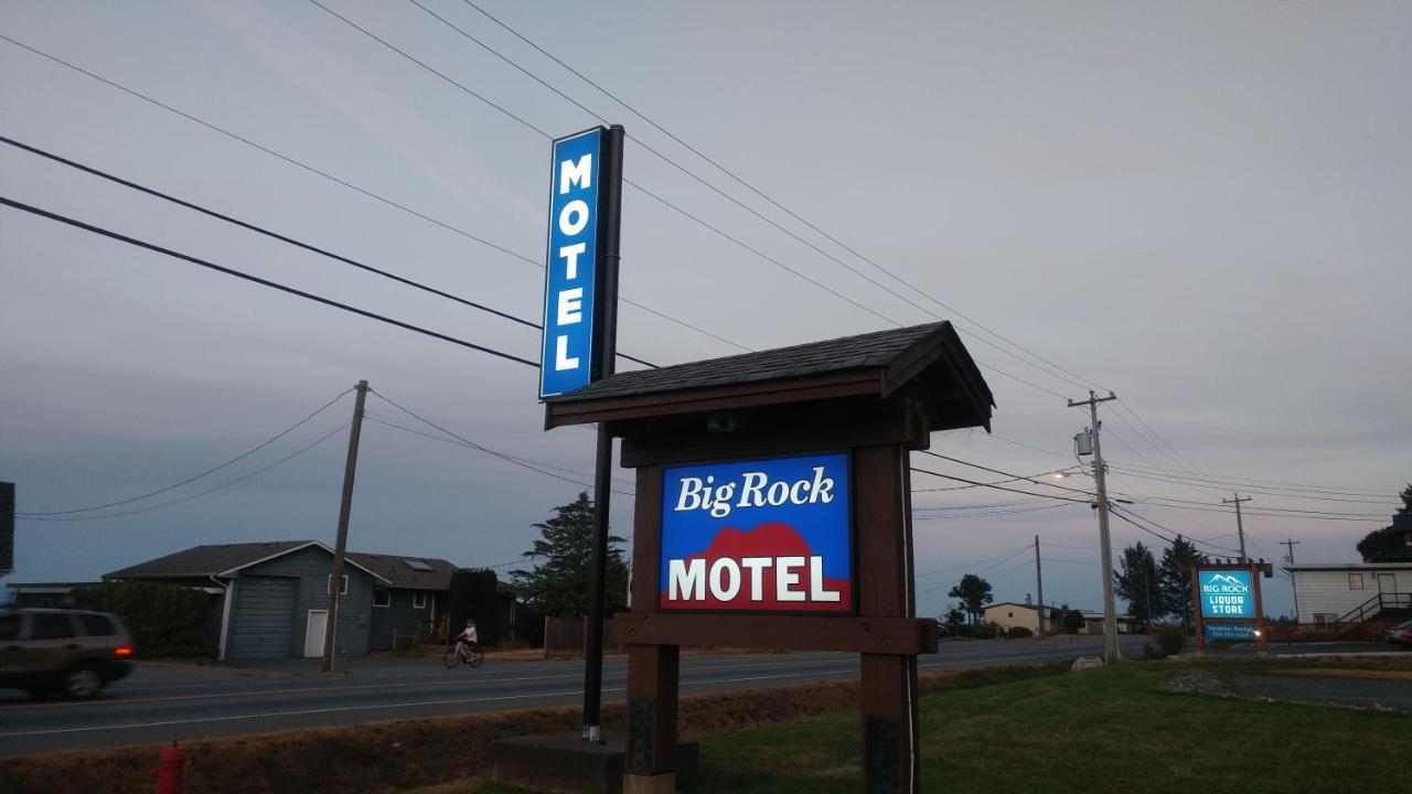 Big Rock Motel Кемпбелл-Рівер Екстер'єр фото